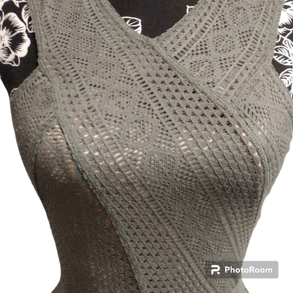 NWOT BCBGMaxAzria Peplum top - Picture 5 of 6